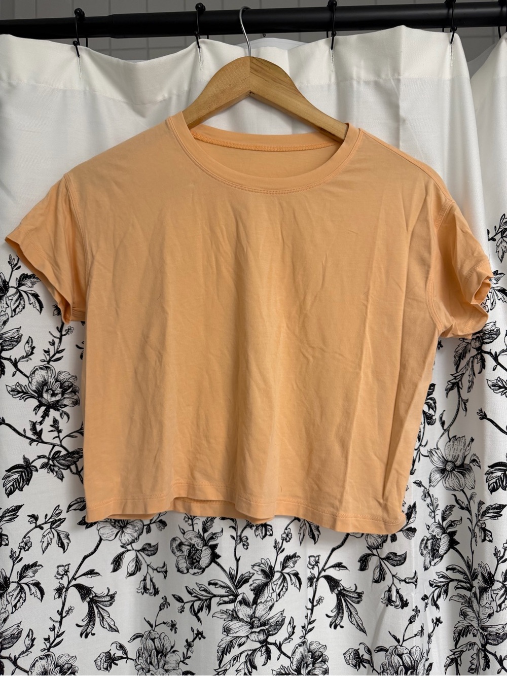 Lululemon Cates Tee Size 2 Peach Bellini